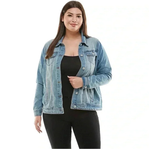 Ci Sono plus denim jacket. Medium wash, metal buttons, waist length, 4 pockets. - Picture 1 of 2